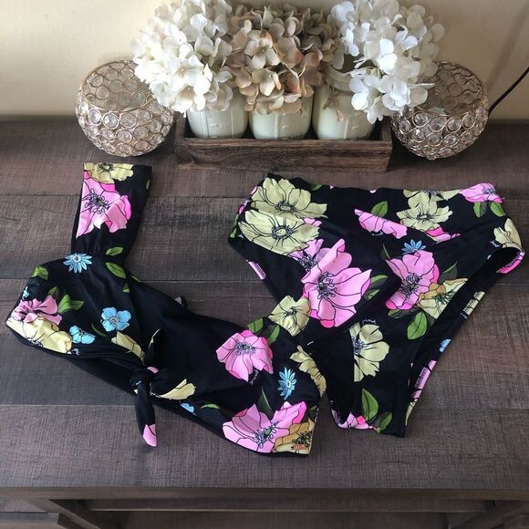 Victoria’s Secret PINK Bikini - Picture 1 of 9